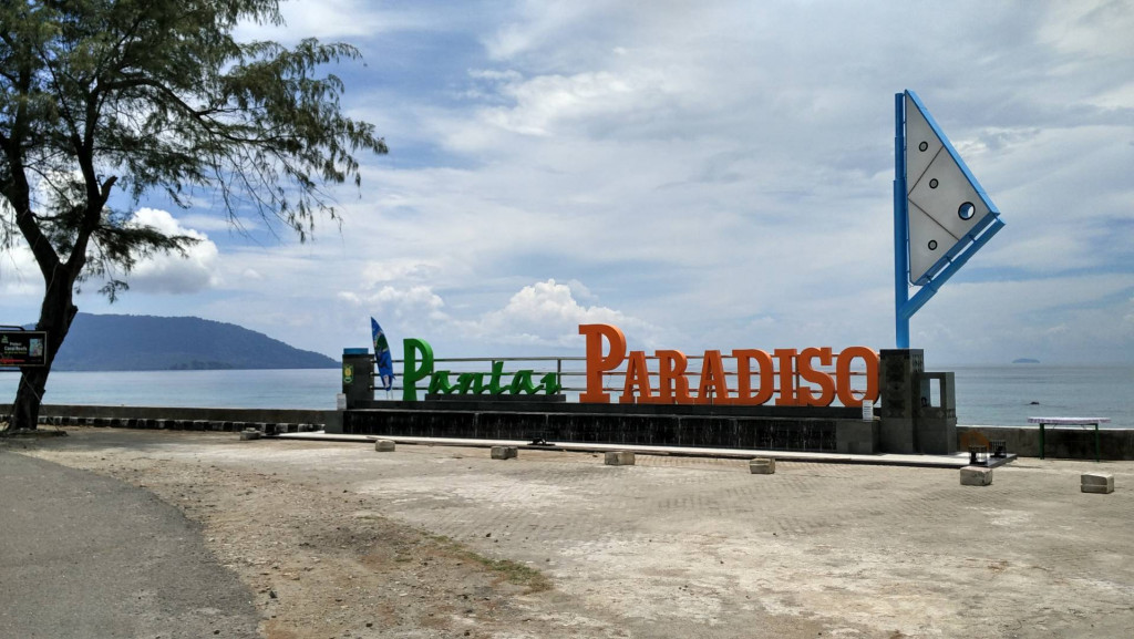 Pantai Paradiso